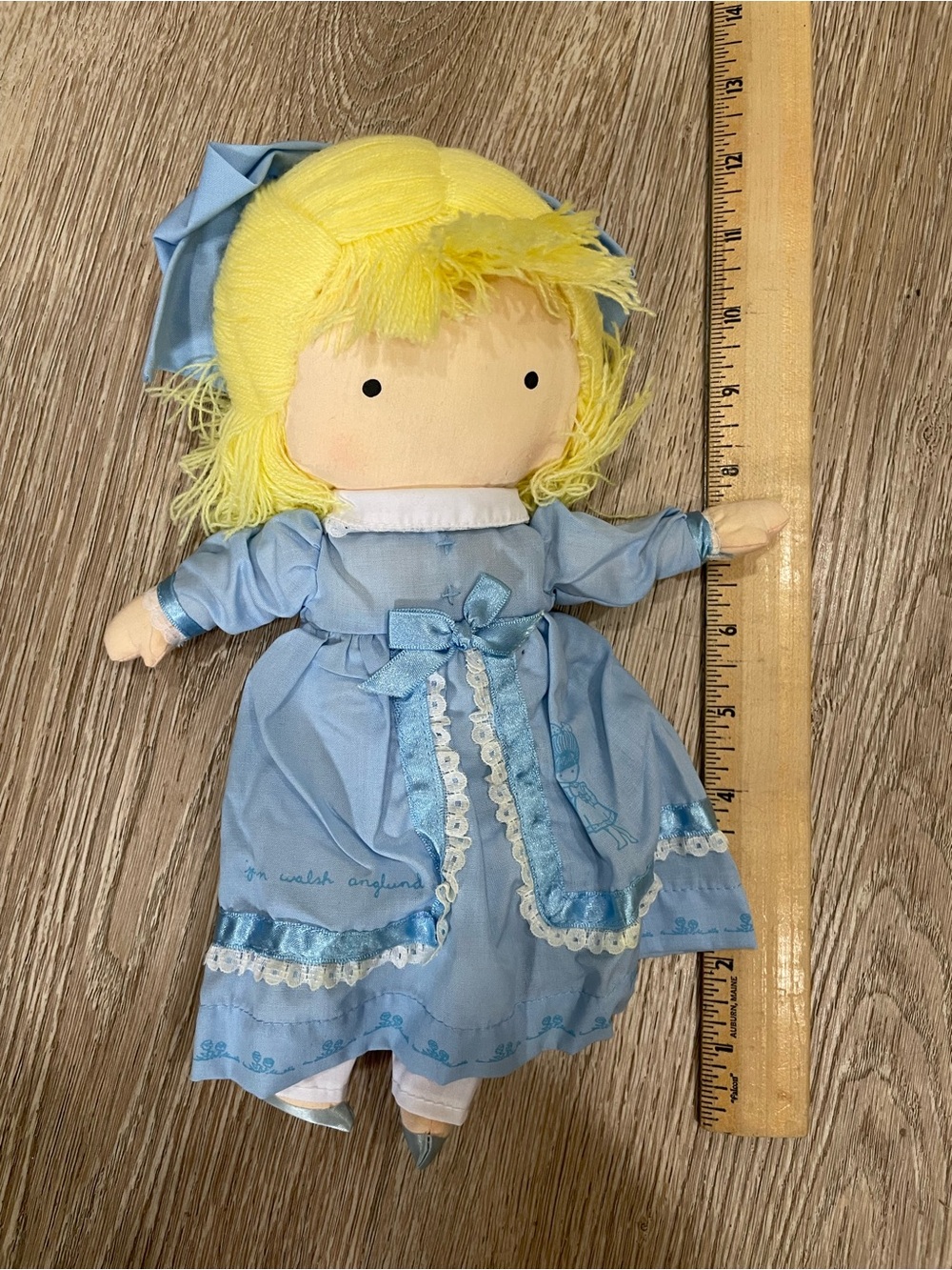 1989 Joan Walsh Anglund Jessie Musical Doll Plays “You’ve Got a Friend” #35-0124